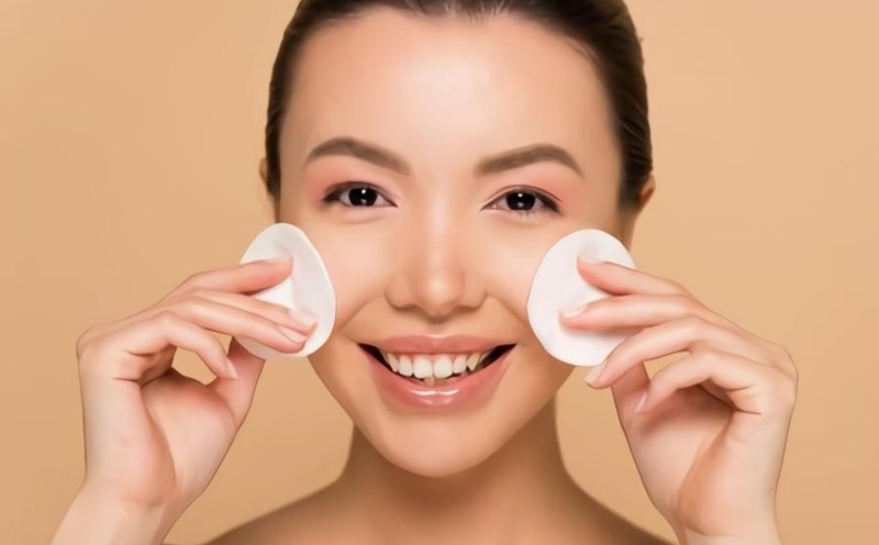 Bước tẩy trang Các bước chăm sóc da mặt: Bước tẩy trang