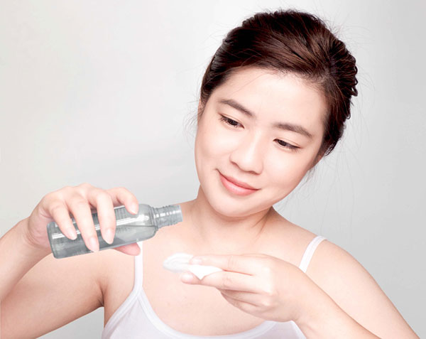 Sử dụng nước hoa hồng Sử dụng nước hoa hồng